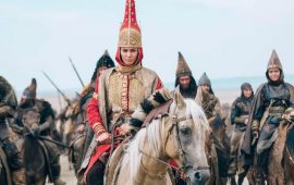 Tomris, “Türk Filmi” Olduğu İçin mi Hakkı Çok Yeniyor ?