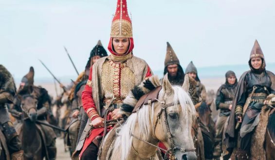 Tomris, “Türk Filmi” Olduğu İçin mi Hakkı Çok Yeniyor ?